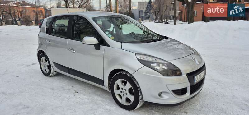 Минивэн Renault Scenic 2010 в Черкассах