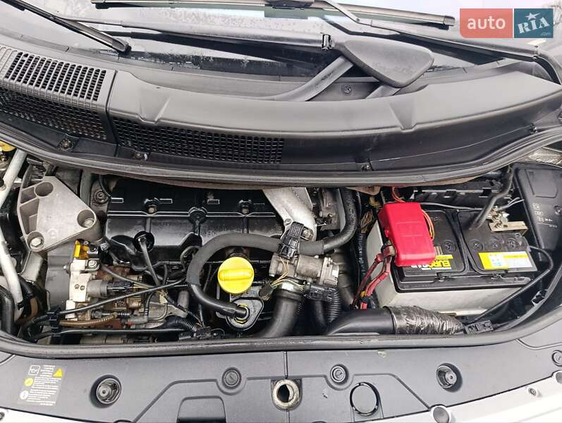 Мінівен Renault Scenic 2006 в Чернівцях