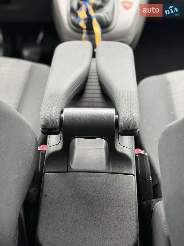 Мінівен Renault Scenic 2007 в Лубнах