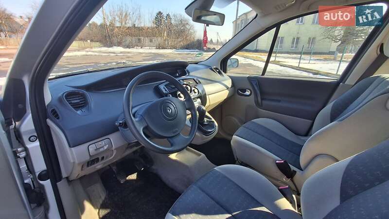 Минивэн Renault Scenic 2005 в Дубно
