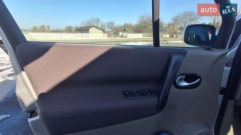 Минивэн Renault Scenic 2005 в Дубно