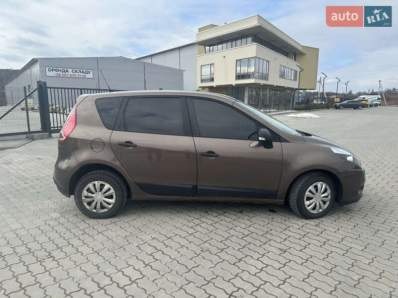 Минивэн Renault Scenic 2010 в Львове