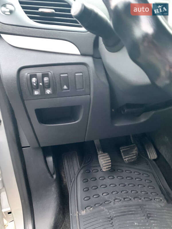 Минивэн Renault Scenic 2012 в Бурштыне