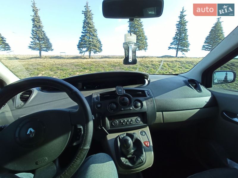 Минивэн Renault Scenic 2004 в Надворной