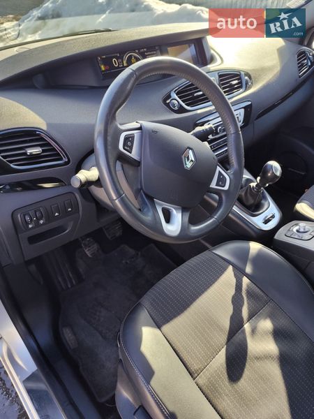 Минивэн Renault Scenic 2012 в Казатине