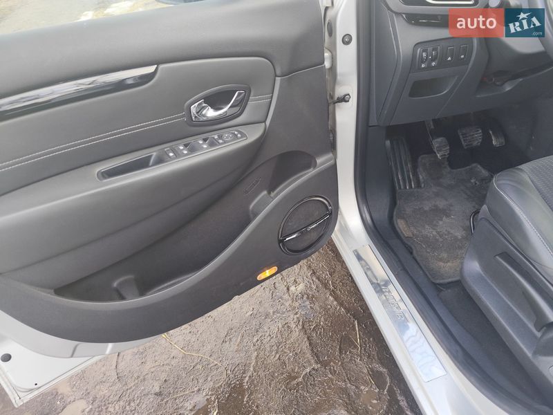 Минивэн Renault Scenic 2012 в Казатине