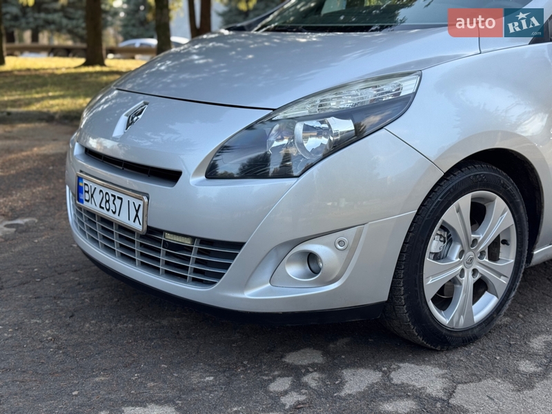 Минивэн Renault Scenic 2010 в Ровно