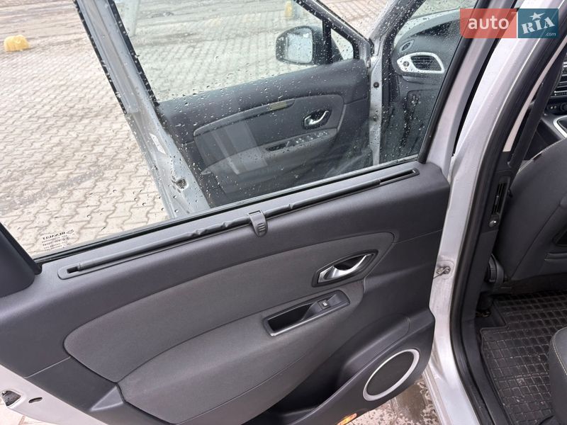 Мінівен Renault Scenic 2009 в Києві