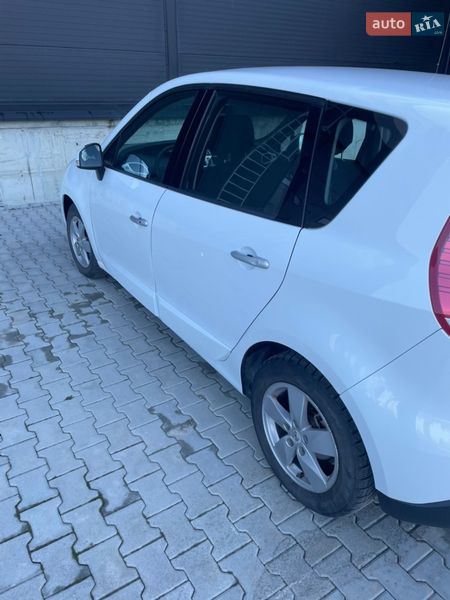 Мінівен Renault Scenic 2010 в Львові