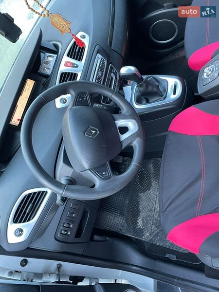 Мінівен Renault Scenic 2010 в Львові