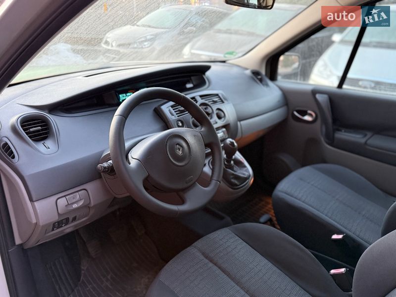 Минивэн Renault Scenic 2006 в Сарнах
