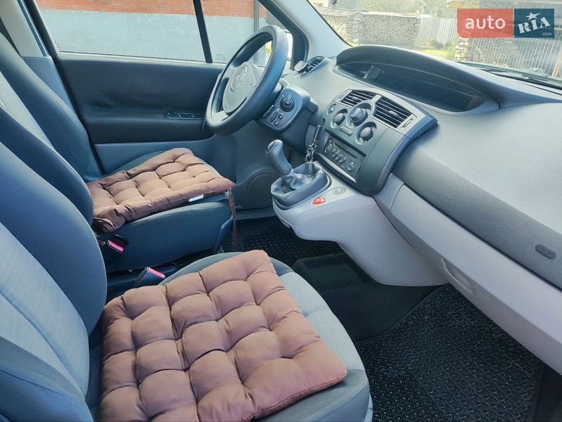 Минивэн Renault Scenic 2004 в Нововолынске