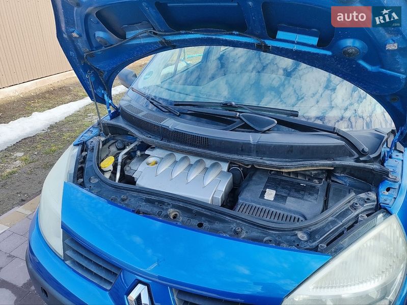Минивэн Renault Scenic 2004 в Нововолынске