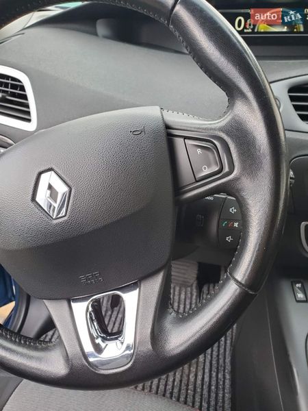 Минивэн Renault Scenic 2013 в Монастырище