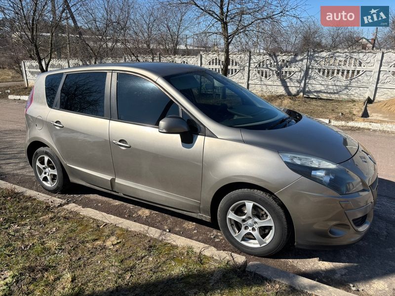 Мінівен Renault Scenic 2011 в Брусилові