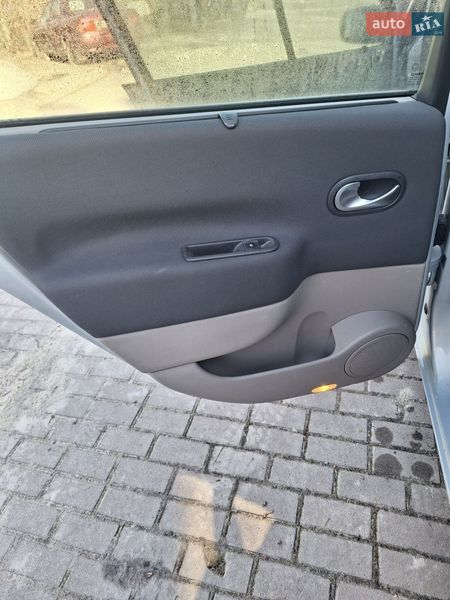Мінівен Renault Scenic 2003 в Львові