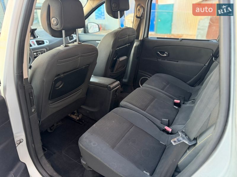 Минивэн Renault Scenic 2010 в Ровно