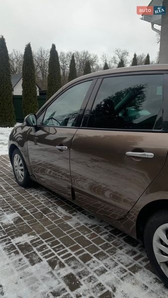Минивэн Renault Scenic 2010 в Луцке