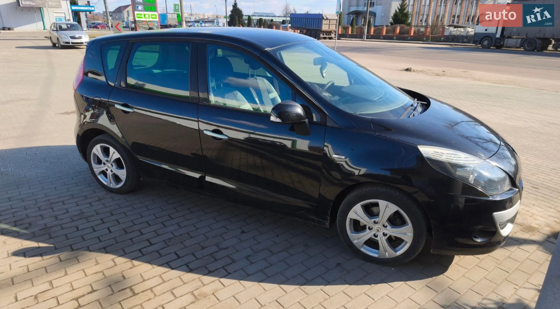 2010 Renault Scenic - мініатюра 2