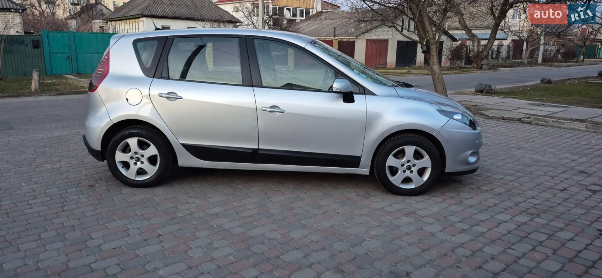 2010 Renault Scenic - мініатюра 3