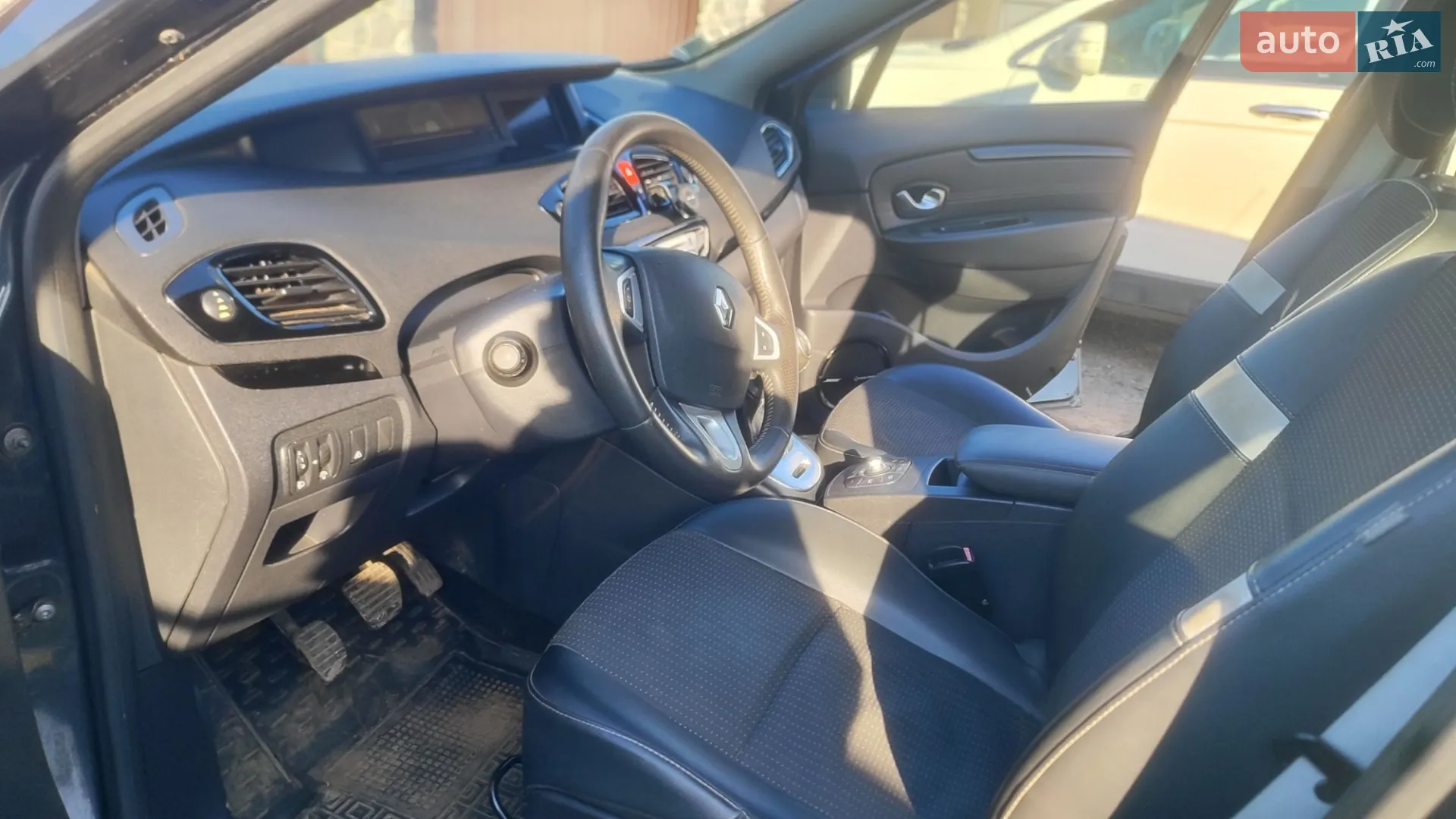 2010 Renault Scenic - мініатюра 10