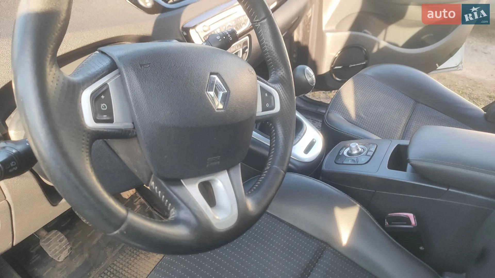 2010 Renault Scenic - мініатюра 12