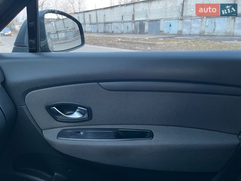 Минивэн Renault Scenic 2010 в Кременчуге