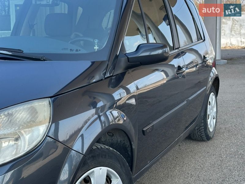 Мінівен Renault Scenic 2006 в Хотині