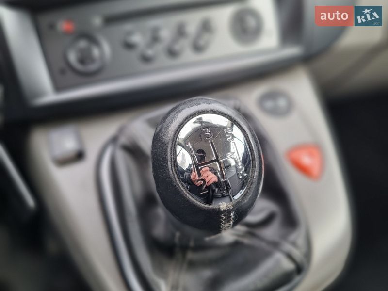 Минивэн Renault Scenic 2005 в Полтаве