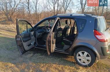 Минивэн Renault Scenic 2004 в Гадяче