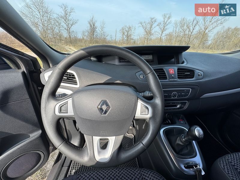 Минивэн Renault Scenic 2011 в Киеве фото 86 Минивэн Renault Scenic 2011 в Киеве