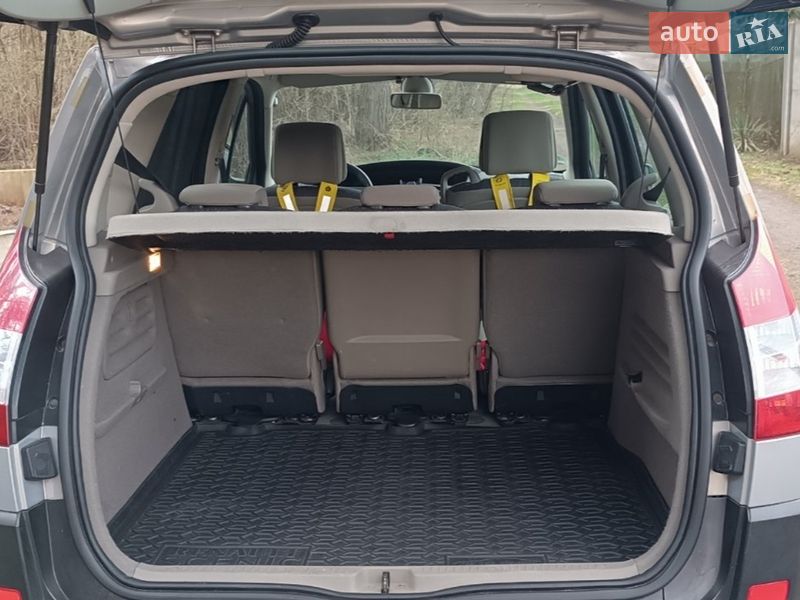 Минивэн Renault Scenic 2005 в Нетешине