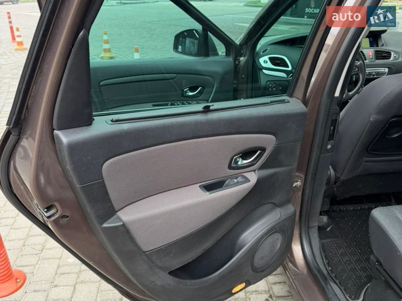 Мінівен Renault Scenic 2010 в Одесі