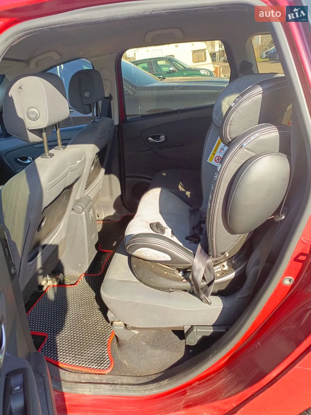 2010 Renault Scenic - мініатюра 17