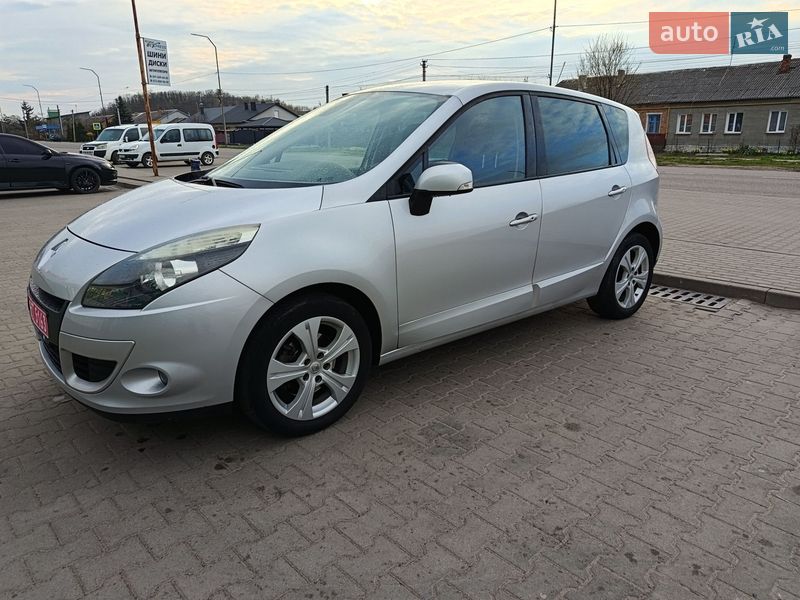 Мінівен Renault Scenic 2010 в Нововолинську