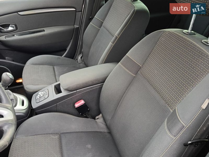 Мінівен Renault Scenic 2010 в Нововолинську