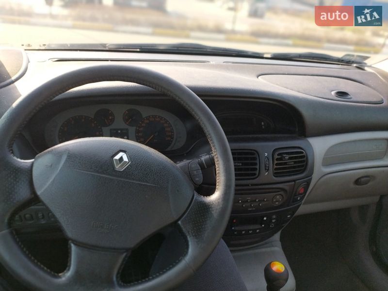 Мінівен Renault Scenic 2002 в Ірпені
