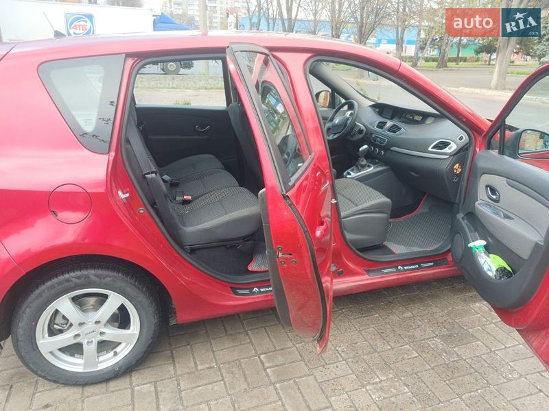 Минивэн Renault Scenic 2011 в Черкассах фото 10 Минивэн Renault Scenic 2011 в Черкассах