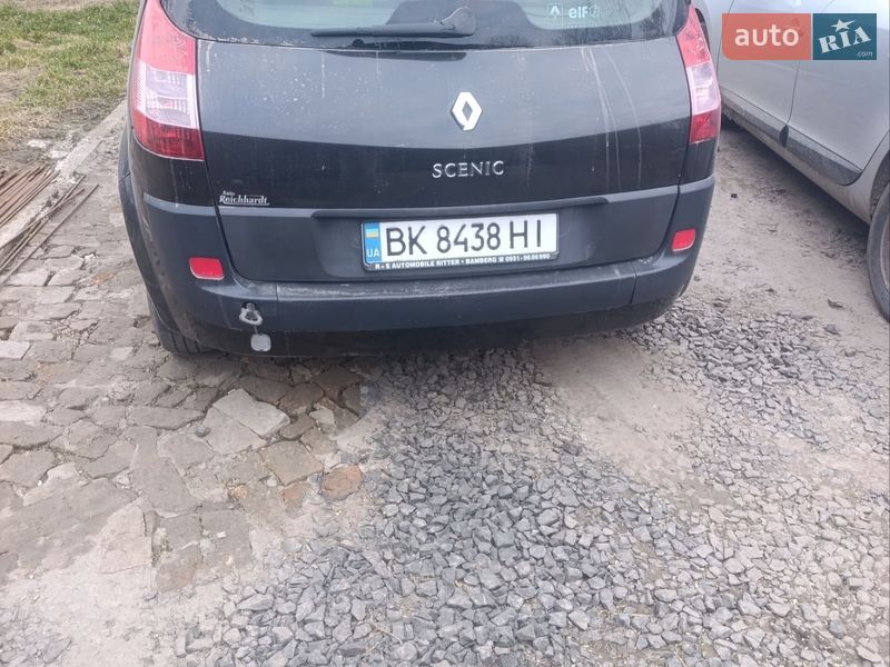 Минивэн Renault Scenic 2004 в Млинове