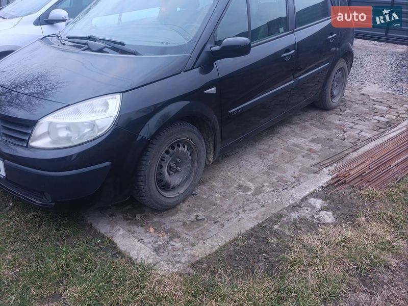 Минивэн Renault Scenic 2004 в Млинове