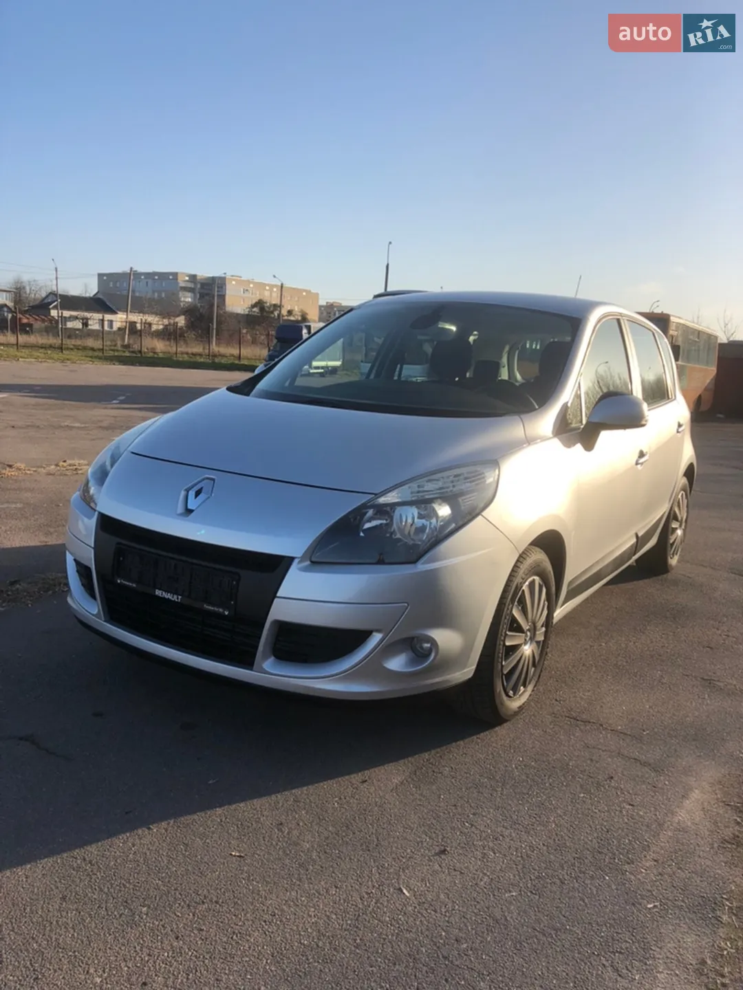 2010 Renault Scenic - мініатюра 2