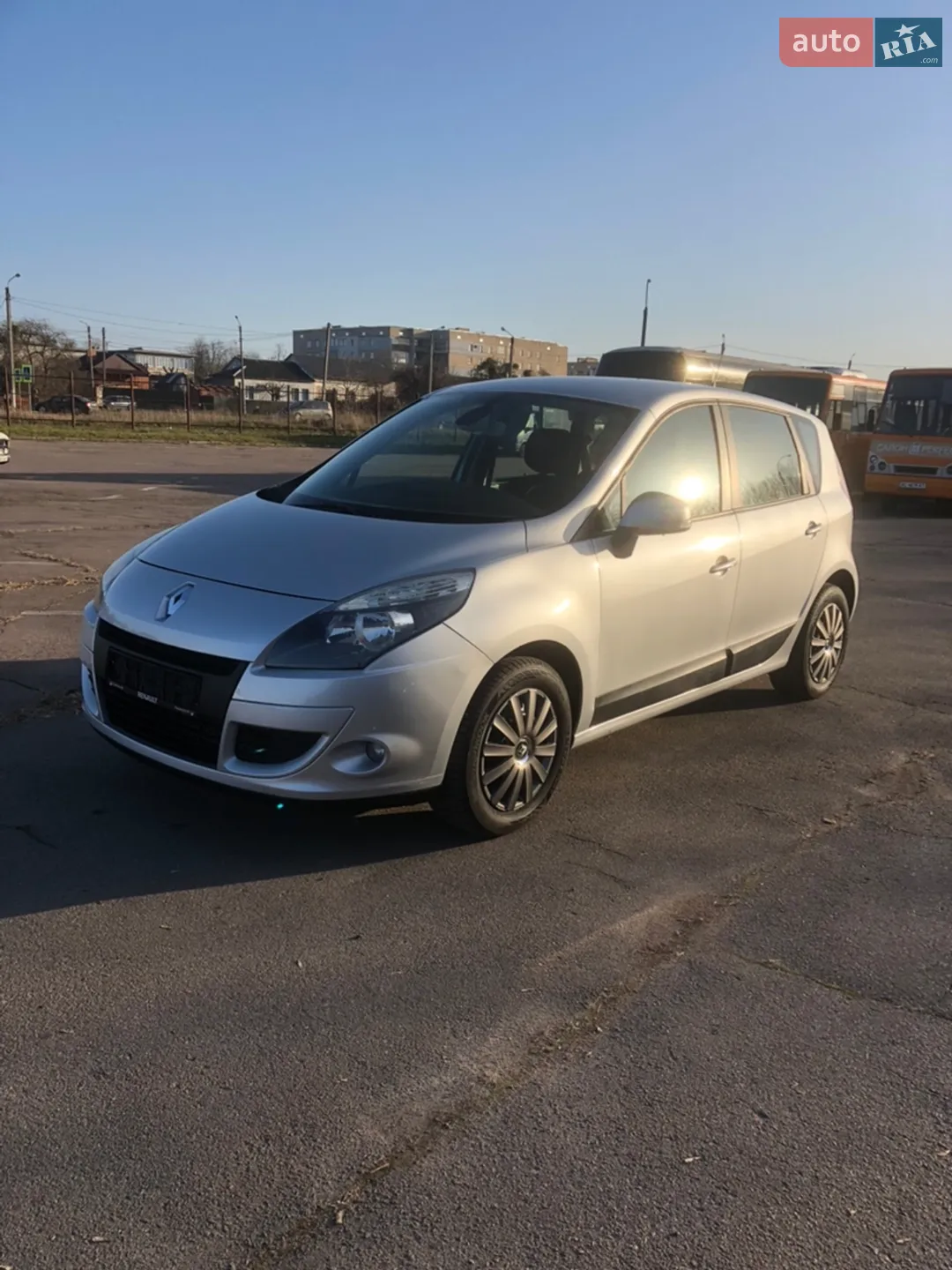 2010 Renault Scenic - мініатюра 12
