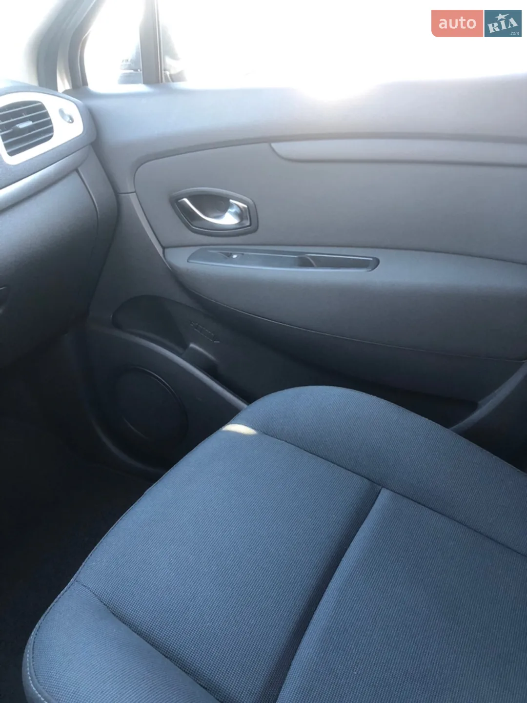 2010 Renault Scenic - мініатюра 15