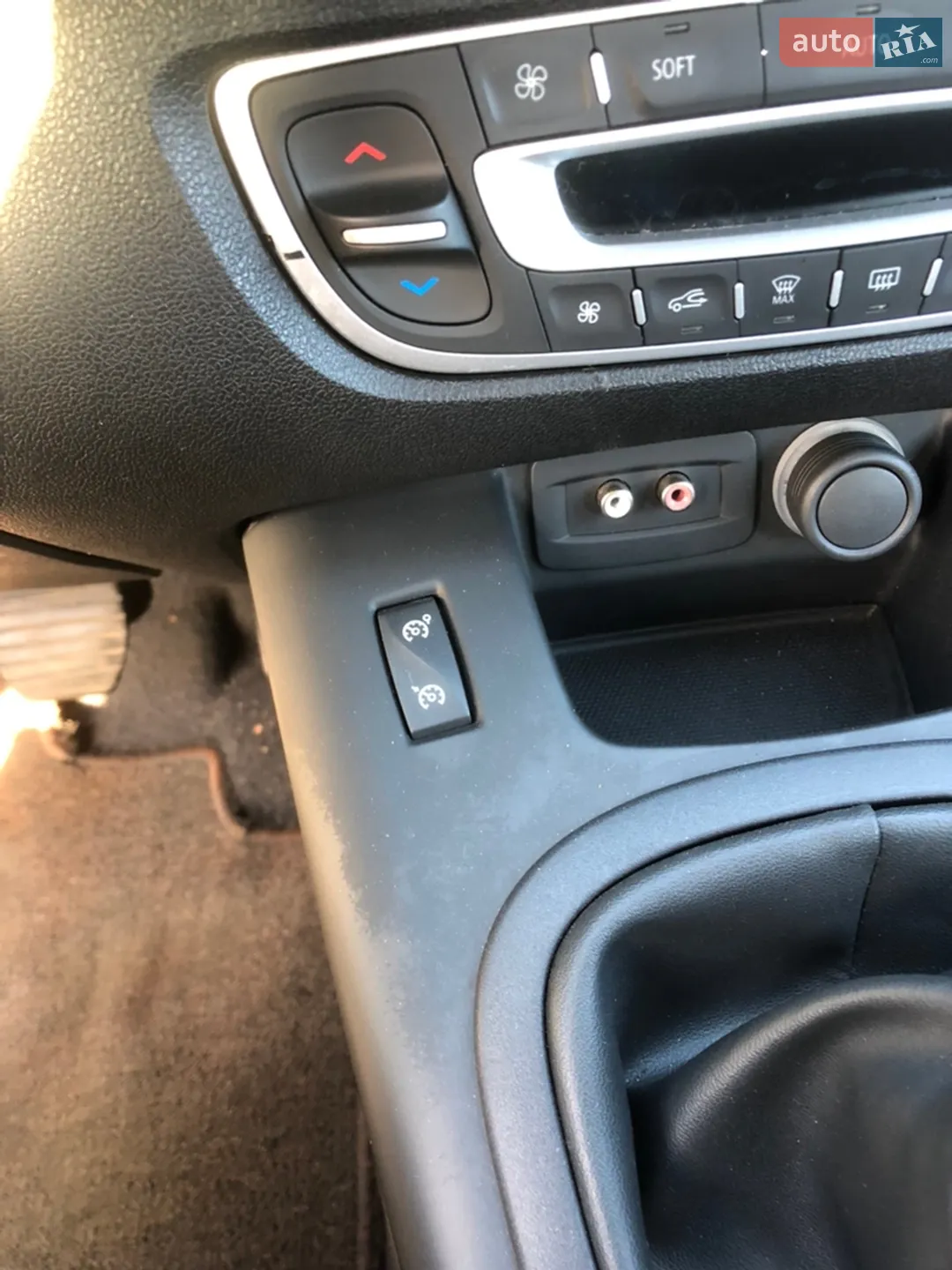 2010 Renault Scenic - мініатюра 19