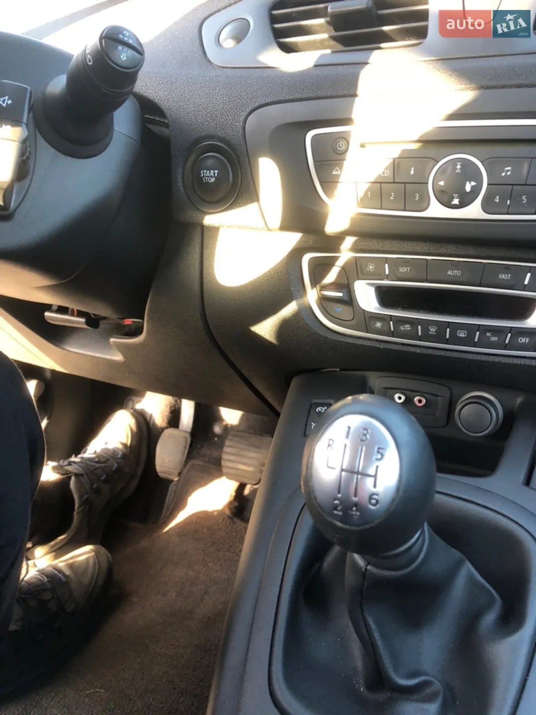 2010 Renault Scenic - мініатюра 23