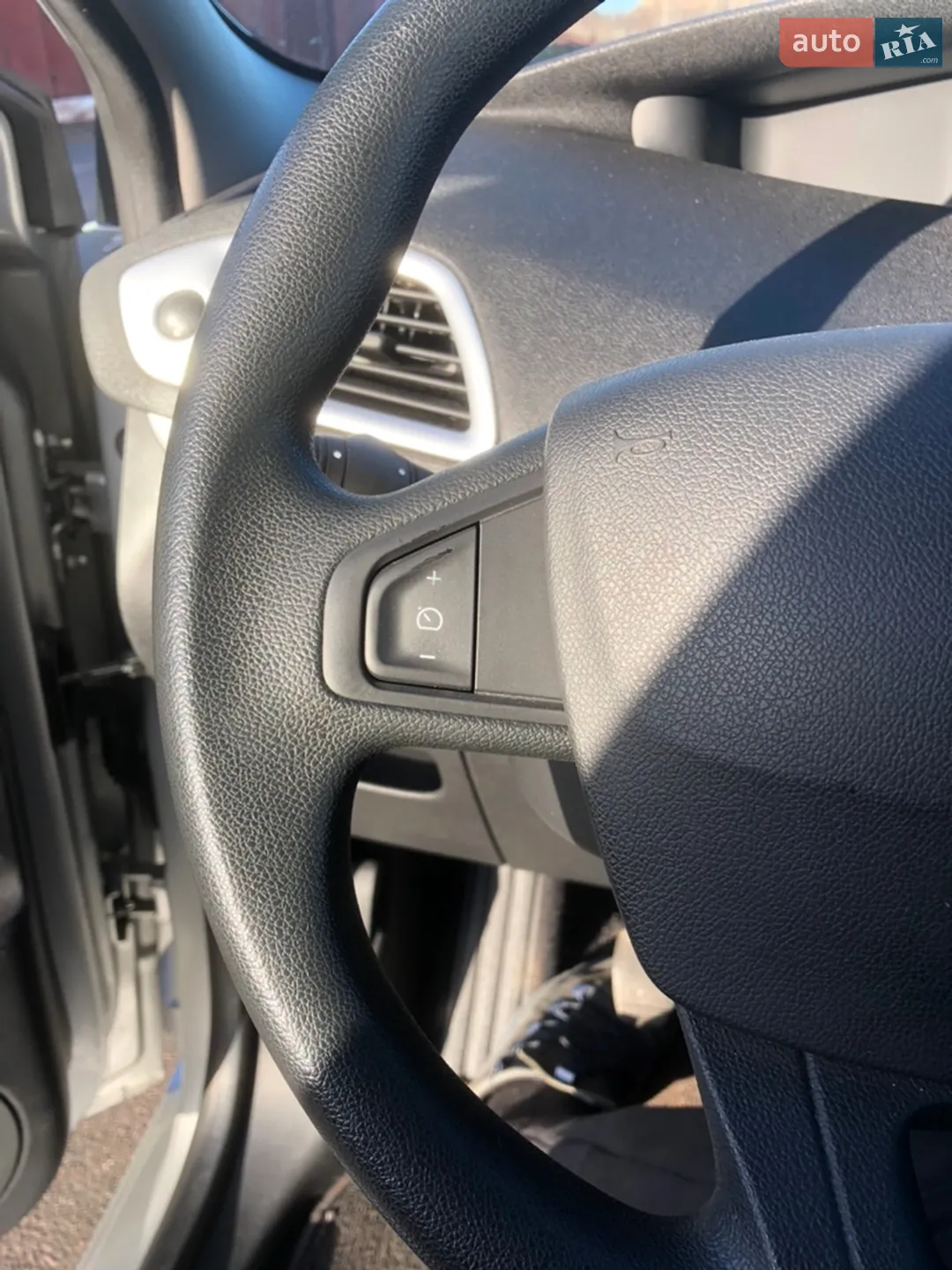 2010 Renault Scenic - мініатюра 22