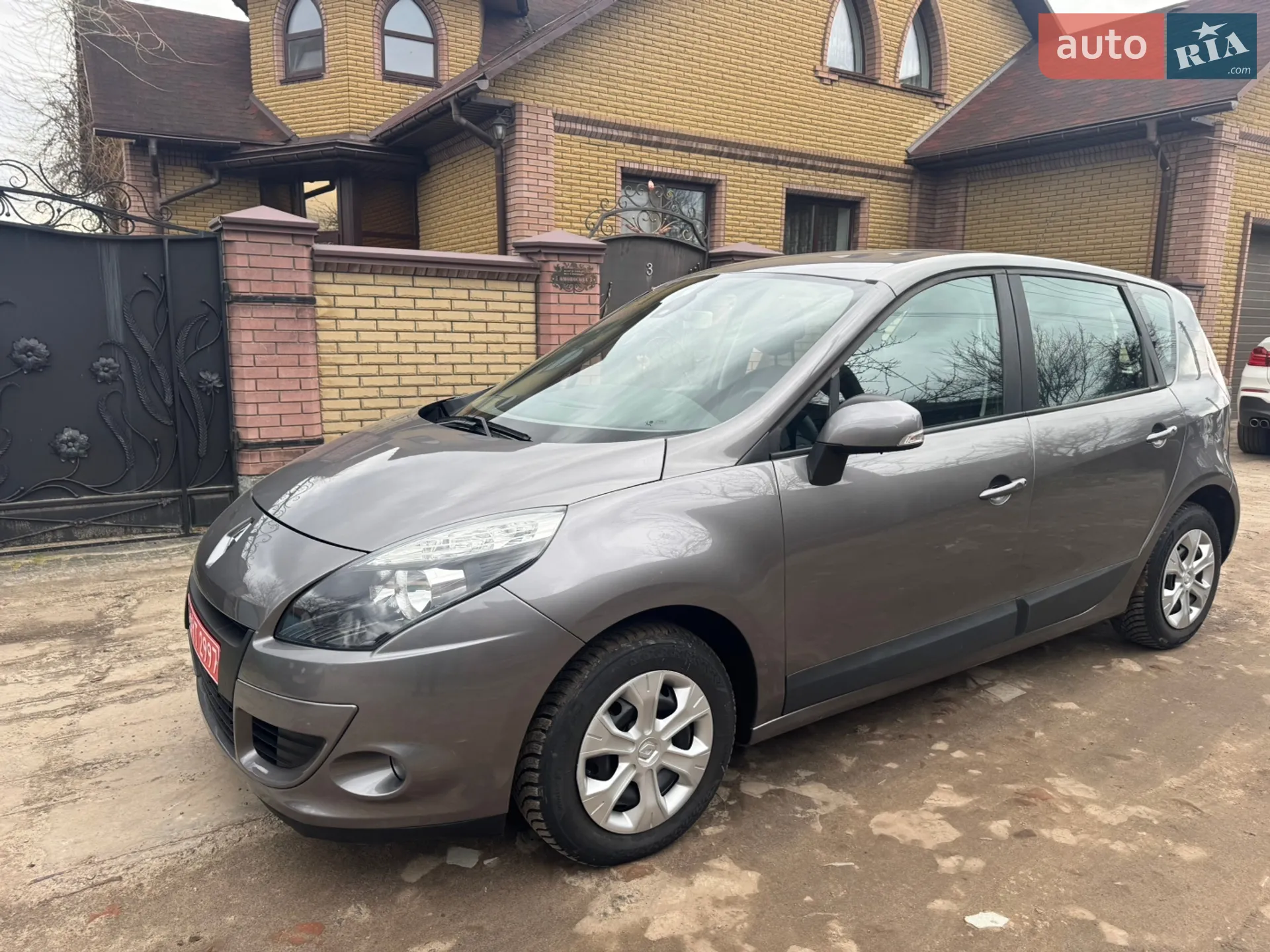 2010 Renault Scenic - мініатюра 2