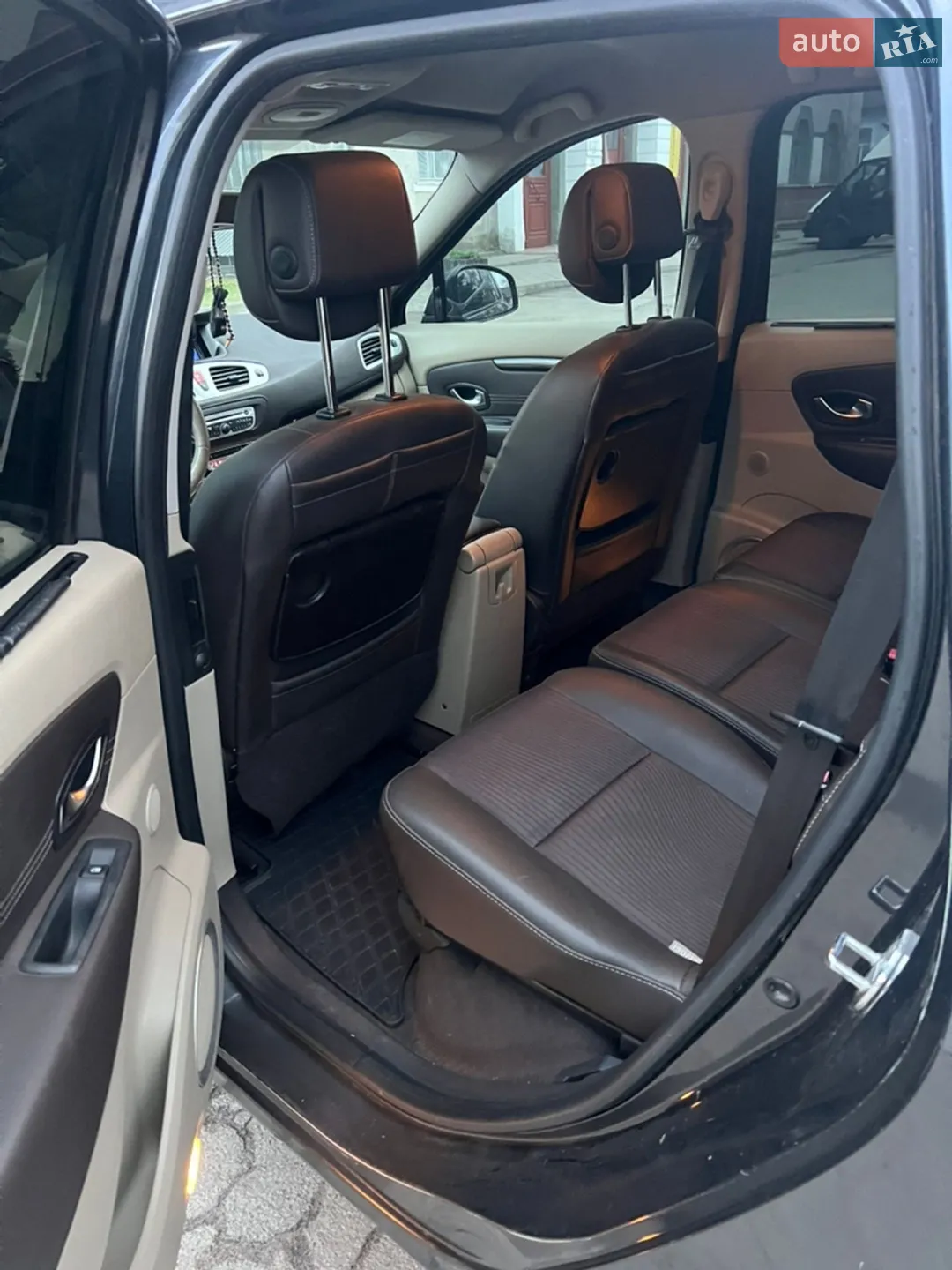 2010 Renault Scenic - мініатюра 5