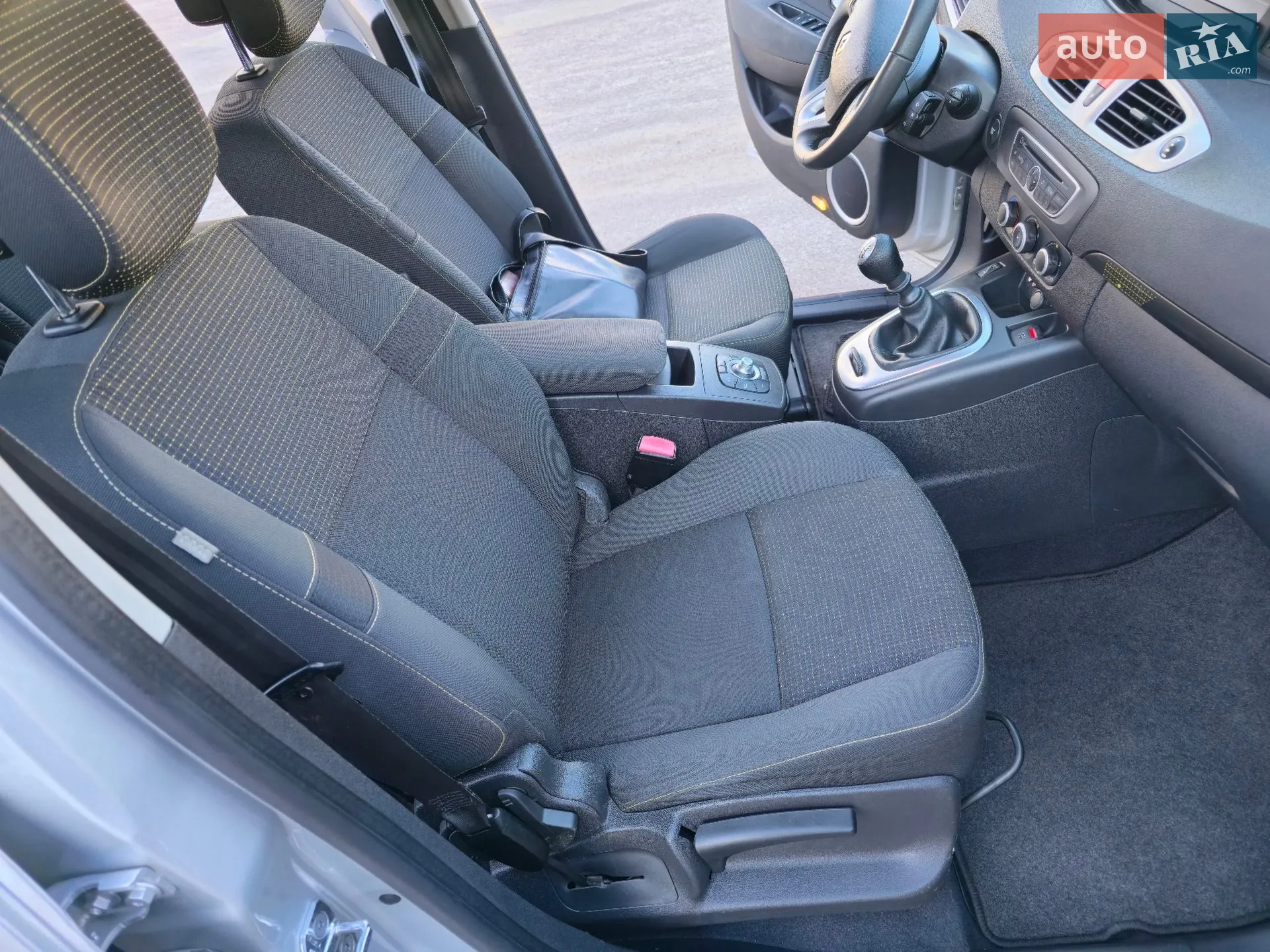 2010 Renault Scenic - мініатюра 36