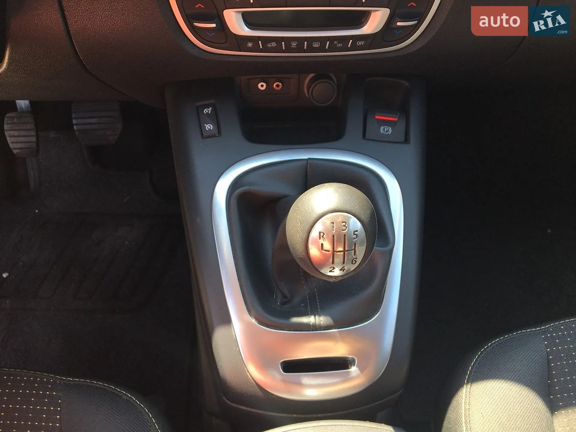 2010 Renault Scenic - мініатюра 10